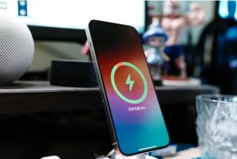 桑植苹果15换屏服务分享用什么充电器给iPhone15充电更好 